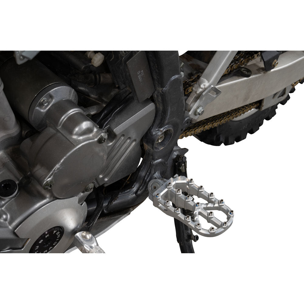 Tusk Edge Billet Adventure Foot Pegs CFMOTO IBEX 800 E 2023–2026 - Adventure Parts